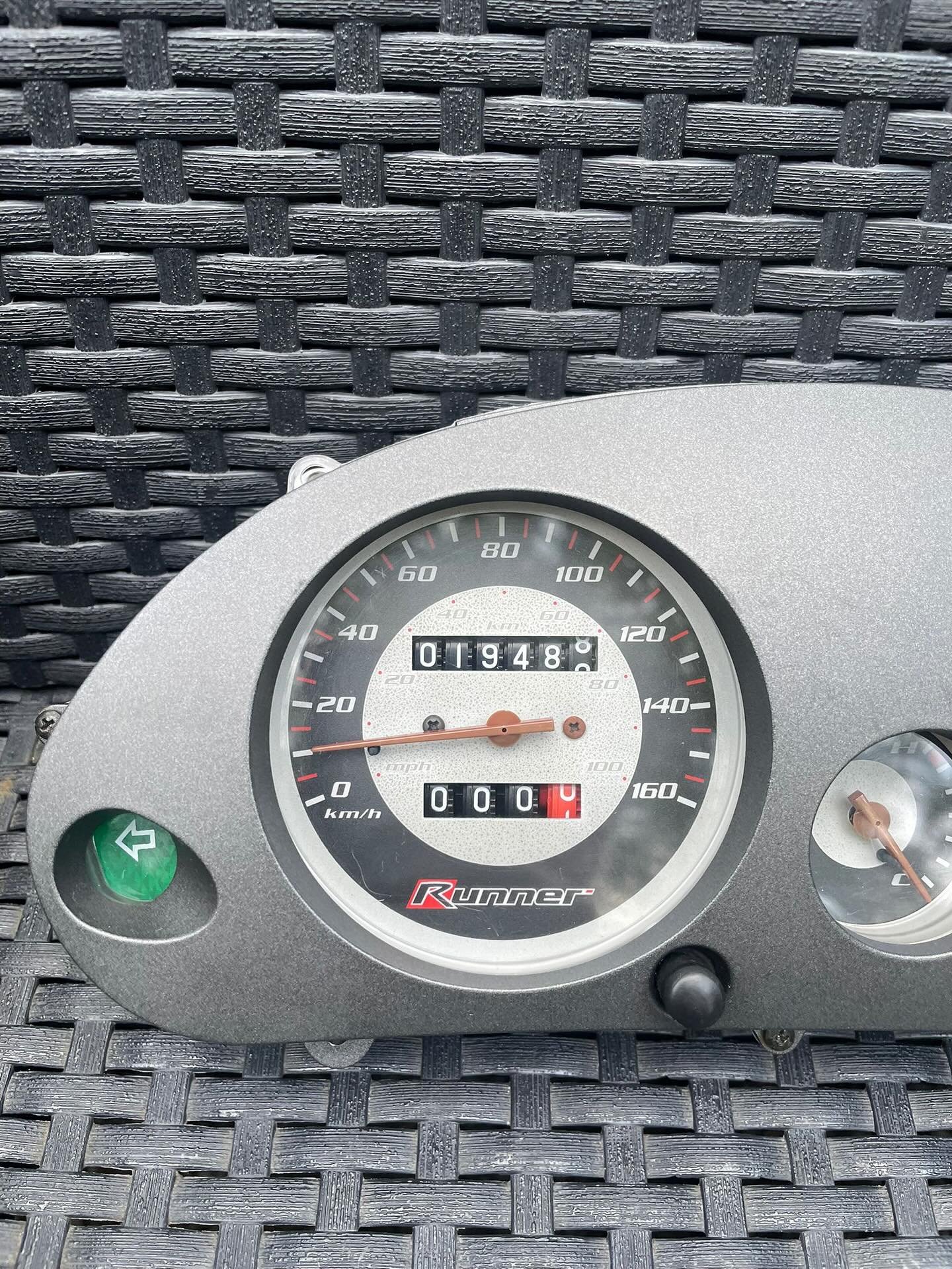 Original Gilera Runner SP PRO 2 stroke speedometer / clock unit